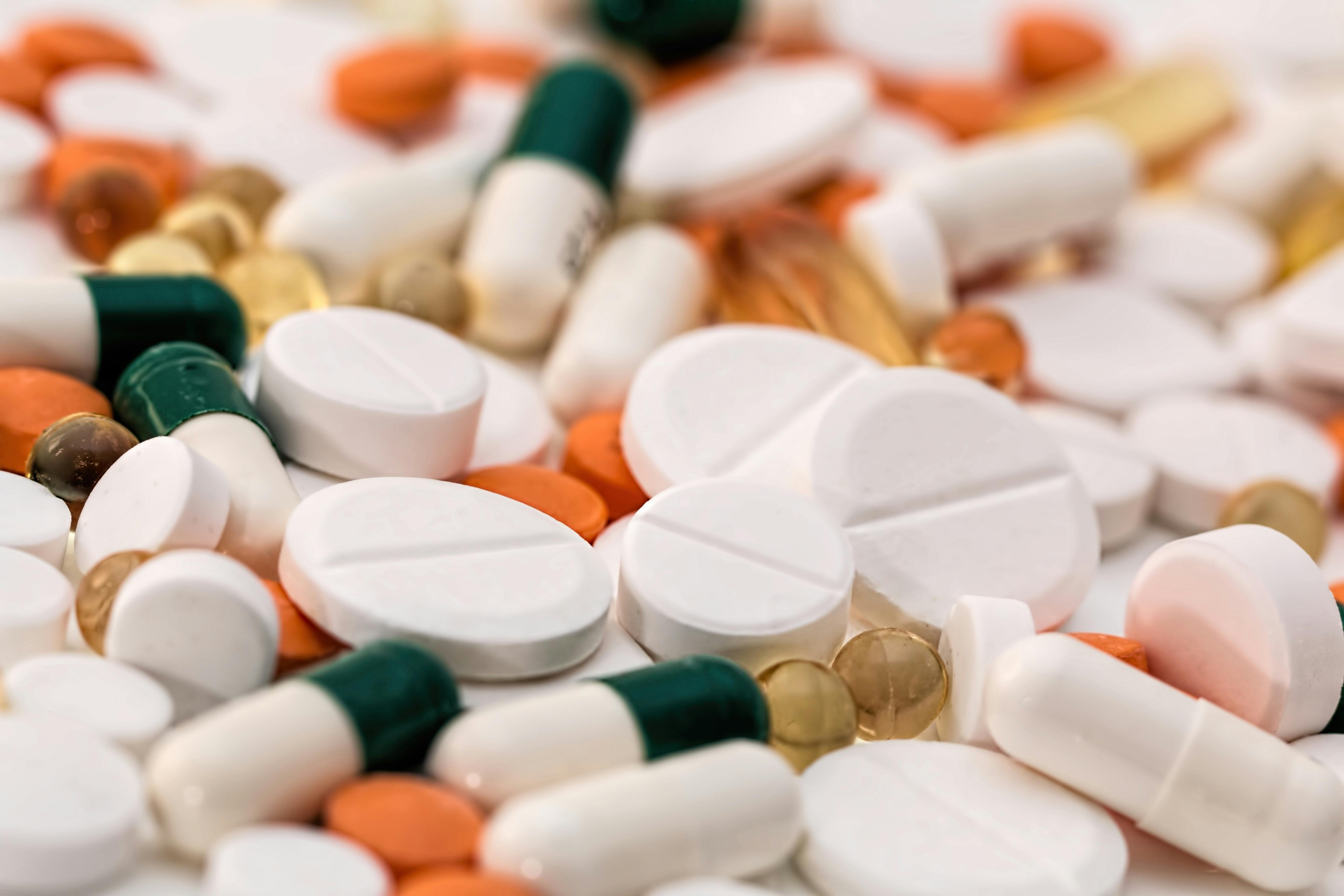Healthcare & Pharma Icon